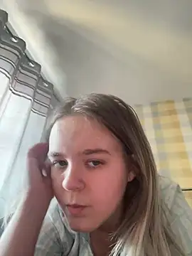 Snapshot of princess_blondex chatting on January 10, 10:28 am princess blondex online show from January 10, 10:28 am