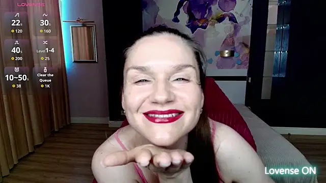Snapshot of AriaGray chatting on June 14, 8:27 am AriaGray online show from June 14, 8:27 am
