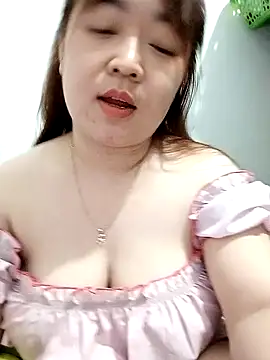 VyOanh2K online show from February 3, 1:30 pm