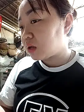 VyOanh2K online show from February 5, 1:15 am