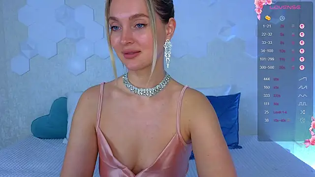 Lynna Sparks online show from December 5, 4:21 am