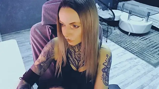 InesGold online show from April 12, 3:39 pm