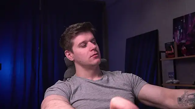 Snapshot of Bruno_Banani chatting on February 18, 6:15 pm Bruno Banani online show from February 18, 6:15 pm