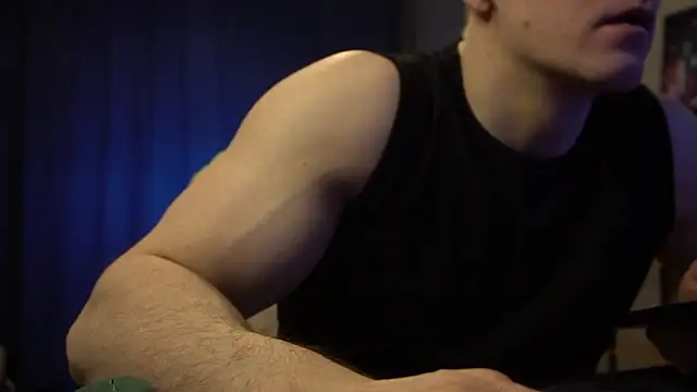 Snapshot of Bruno_Banani chatting on March 3, 4:35 pm Bruno Banani online show from March 3, 4:35 pm