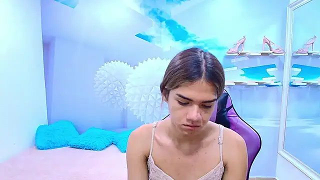 DEMI LEED online show from February 21, 11:55 am