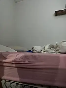 Snapshot of sammoura01 chatting on November 7, 3:17 am sammoura01 online show from November 7, 3:17 am