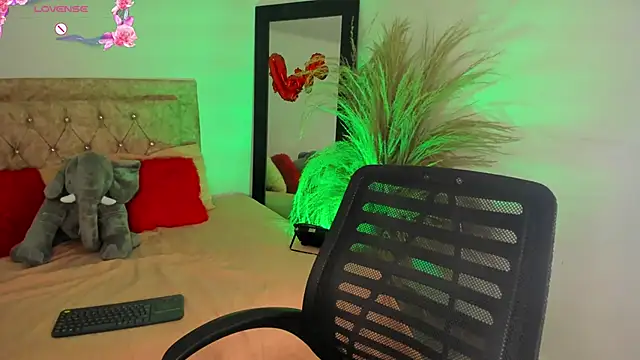 Rihana hot01 online show from March 21, 12:40 am