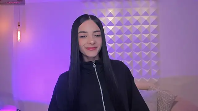 Snapshot of HannahJamesX chatting on November 16, 5:07 pm HannahJamesX online show from November 16, 5:07 pm