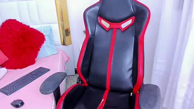 MadelineJackson online show from March 21, 1:13 am