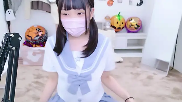 Snapshot of x-naru-x chatting on October 27, 4:00 pm x-naru-x online show from October 27, 4:00 pm