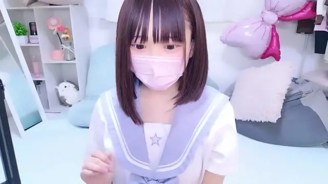 Snapshot of x-naru-x chatting on April 21, 2:51 am x-naru-x online show from April 21, 2:51 am