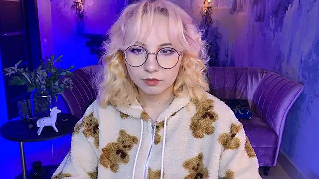 JasmineMilko online show from February 18, 5:09 am