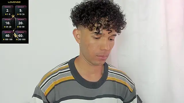 Snapshot of hghilltop chatting on December 25, 1:19 pm hghilltop online show from December 25, 1:19 pm