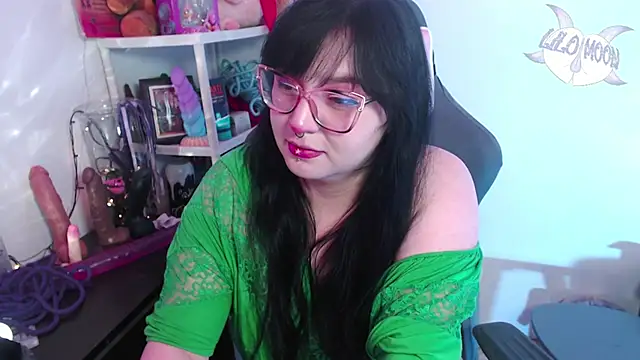 LiloMoon69 online show from December 10, 6:22 am