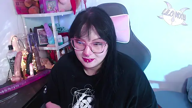 LiloMoon69 online show from December 13, 6:21 am
