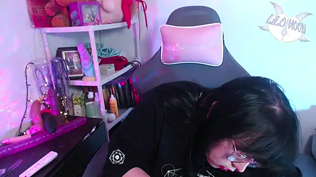 LiloMoon69 online show from December 16, 1:53 am