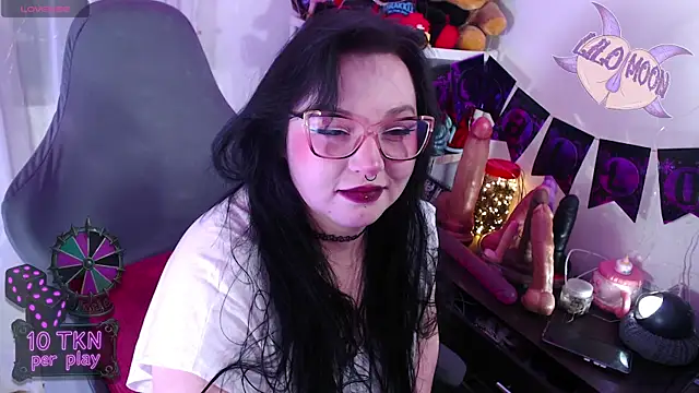 LiloMoon69 online show from November 5, 4:51 pm