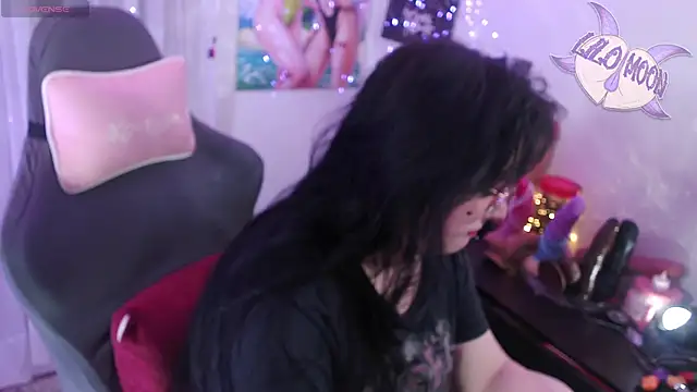 LiloMoon69 online show from June 4, 7:03 am