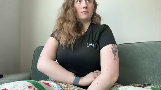 lilsbabyxo online show from April 5, 11:40 am