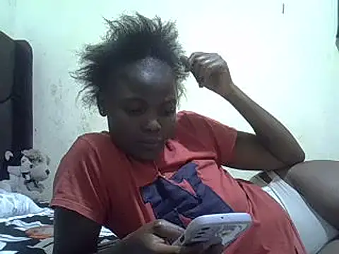 Snapshot of pretty_vivy chatting on February 15, 8:01 pm pretty vivy online show from February 15, 8:01 pm