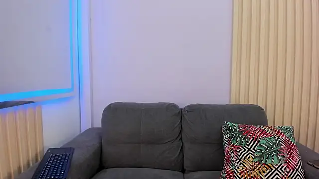 Snapshot of NicoleHaley chatting on February 27, 9:25 pm NicoleHaley online show from February 27, 9:25 pm