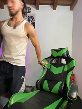 Valentino Xander online show from December 23, 3:48 am