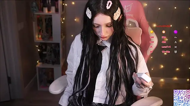 Snapshot of hikmurr chatting on November 1, 6:10 pm hikmurr online show from November 1, 6:10 pm