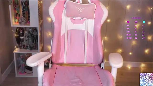 Snapshot of hikmurr chatting on November 3, 8:43 pm hikmurr online show from November 3, 8:43 pm