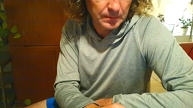 Snapshot of costanza7070 chatting on October 17, 4:15 am costanza7070 online show from October 17, 4:15 am