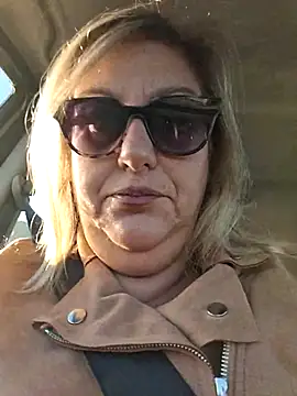 Snapshot of Mara-24 chatting on October 11, 6:12 am Mara-24 online show from October 11, 6:12 am