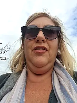 Snapshot of Mara-24 chatting on October 22, 8:47 am Mara-24 online show from October 22, 8:47 am