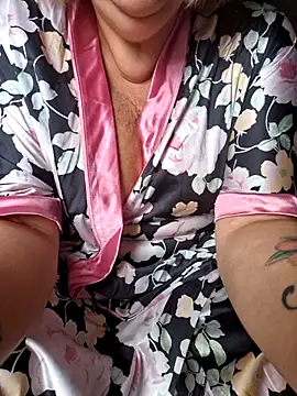 Snapshot of Mara-24 chatting on October 31, 10:05 am Mara-24 online show from October 31, 10:05 am