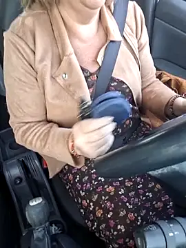 Snapshot of Mara-24 chatting on November 2, 3:03 pm Mara-24 online show from November 2, 3:03 pm