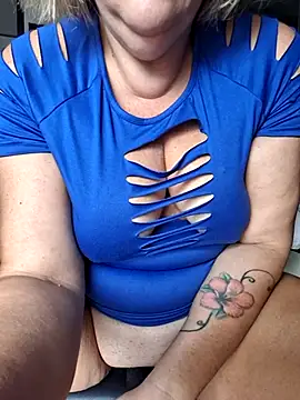 Snapshot of Mara-24 chatting on November 10, 10:25 am Mara-24 online show from November 10, 10:25 am