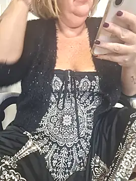 Snapshot of Mara-24 chatting on December 2, 10:31 am Mara-24 online show from December 2, 10:31 am