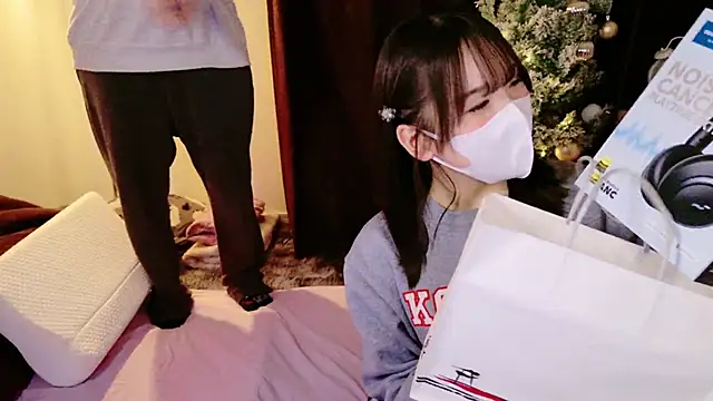 Snapshot of mari_tan_ch chatting on December 25, 3:06 pm mari tan ch online show from December 25, 3:06 pm