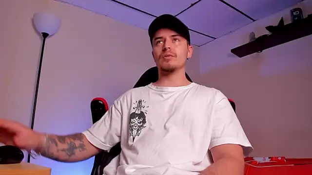 Snapshot of james_connor2 chatting on October 12, 7:02 pm james connor2 online show from October 12, 7:02 pm