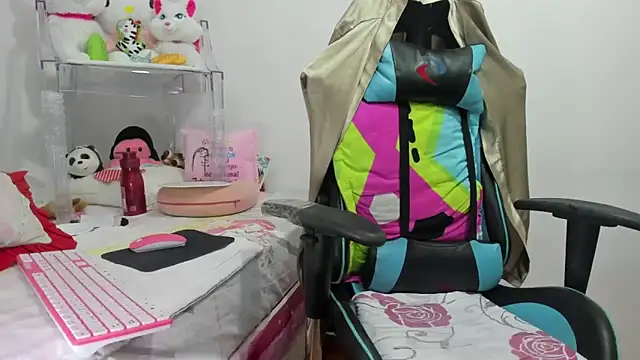 GatitaSexy Hotwet4u online show from December 12, 10:42 pm