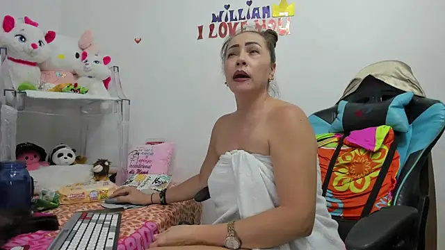 GatitaSexy Hotwet4u online show from January 29, 4:26 am