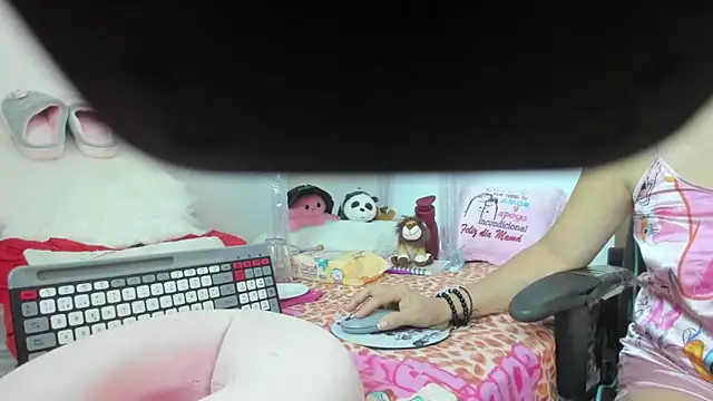 GatitaSexy Hotwet4u online show from February 14, 3:58 pm
