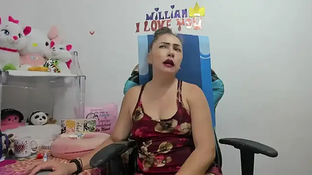 GatitaSexy Hotwet4u online show from March 18, 11:31 pm