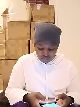 Snapshot of Yours_faithfully1 chatting on December 21, 10:22 am Yours faithfully1 online show from December 21, 10:22 am