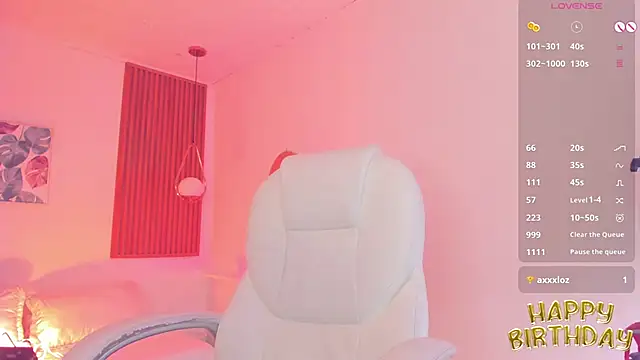 TiffanyWright online show from October 20, 12:16 pm