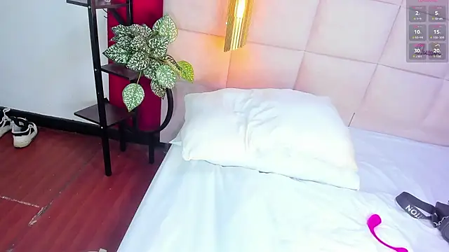 Amberluy online show from February 14, 7:54 pm