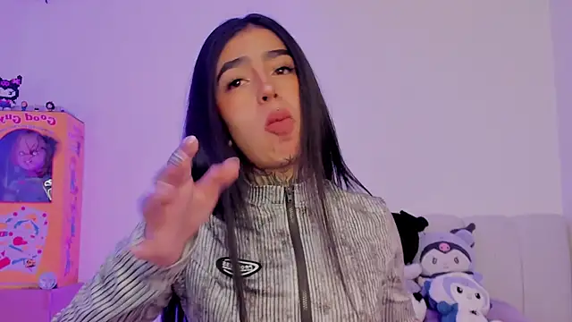 Snapshot of shadowcatt_ chatting on October 18, 5:14 pm shadowcatt online show from October 18, 5:14 pm