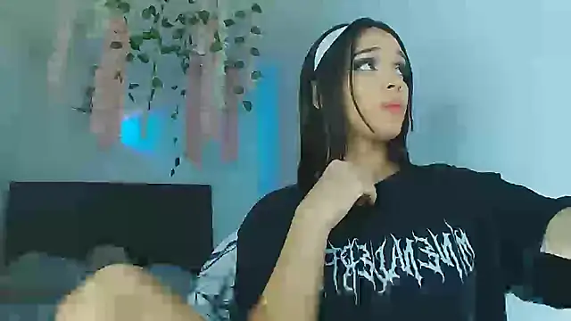 Snapshot of alexaryderr chatting on April 24, 8:55 pm alexaryderr online show from April 24, 8:55 pm