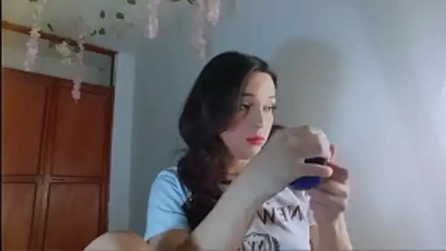 Snapshot of alexaryderr chatting on May 19, 1:28 pm alexaryderr online show from May 19, 1:28 pm