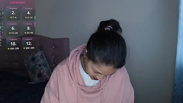 makennaa  online show from November 4, 10:58 am