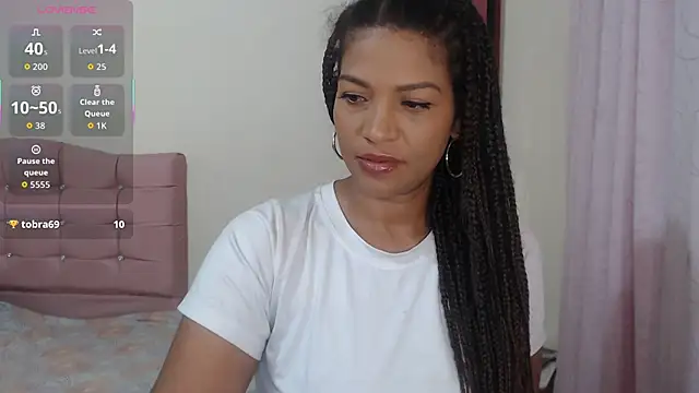 Snapshot of makennaa_ chatting on February 2, 10:47 am makennaa online show from February 2, 10:47 am