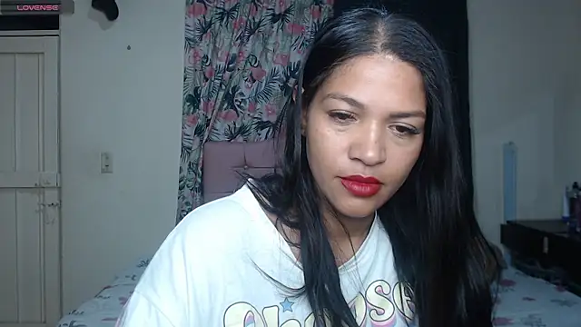 Snapshot of makennaa_ chatting on July 4, 10:10 am makennaa online show from July 4, 10:10 am